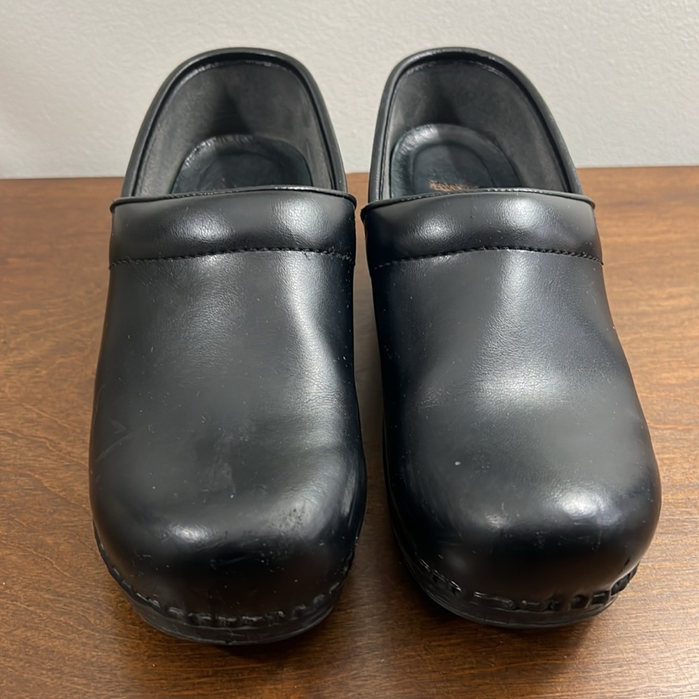 Dansko pro non-slip View 2